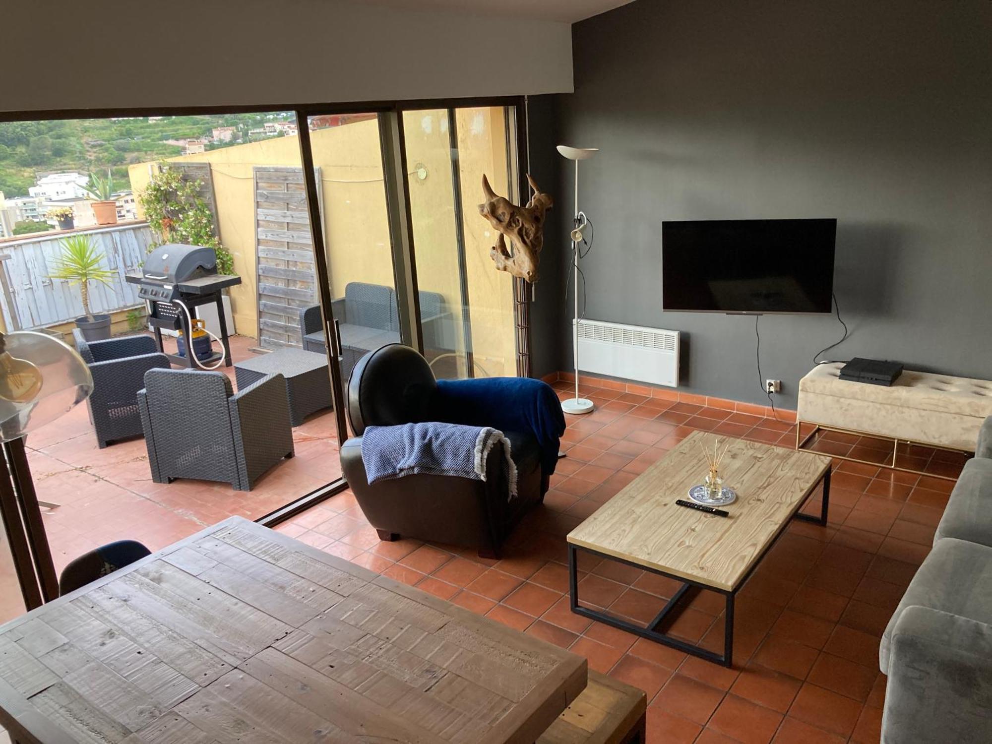T2 Traversant Avec Une Grande Terrasse Et Piscine Cagnes-sur-Mer Dış mekan fotoğraf